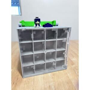 Minecraft Mini Figure Storage Carrying Case Display 32 Slots W/ 2 Mini Figures